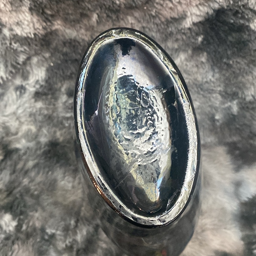 Heavy Heart Shaped Vase - Picture 16 of 16